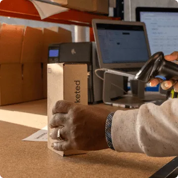 Forhandleren sælger produktet via refurbeds markedsplads